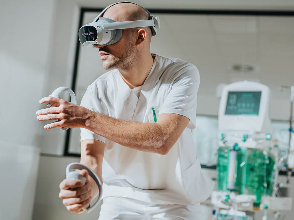 Nurse using OMNI acute dialysis machine virtual reality training